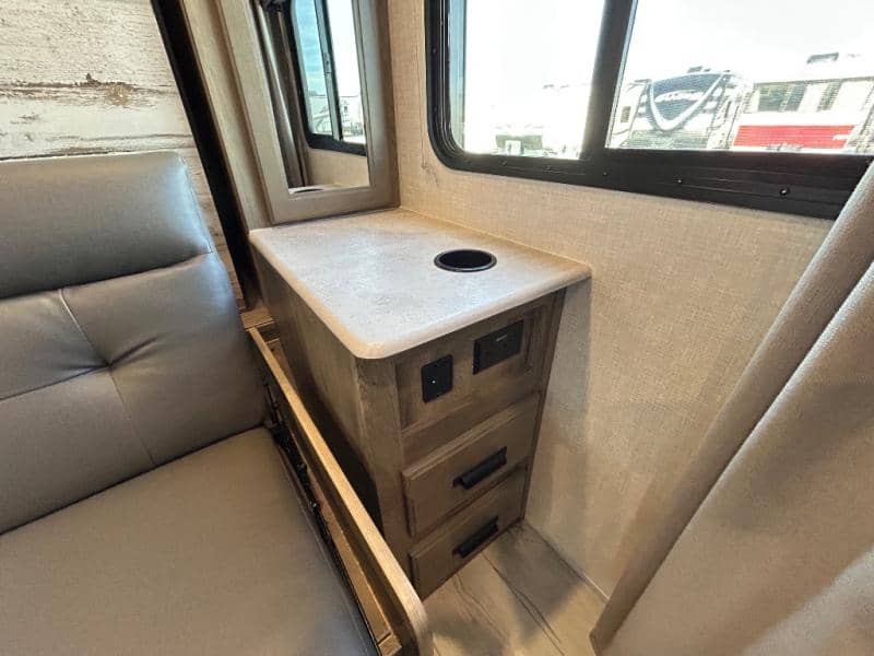 2022 Forest River 2022 Forest River Surveyor Legend - thumbnail 30