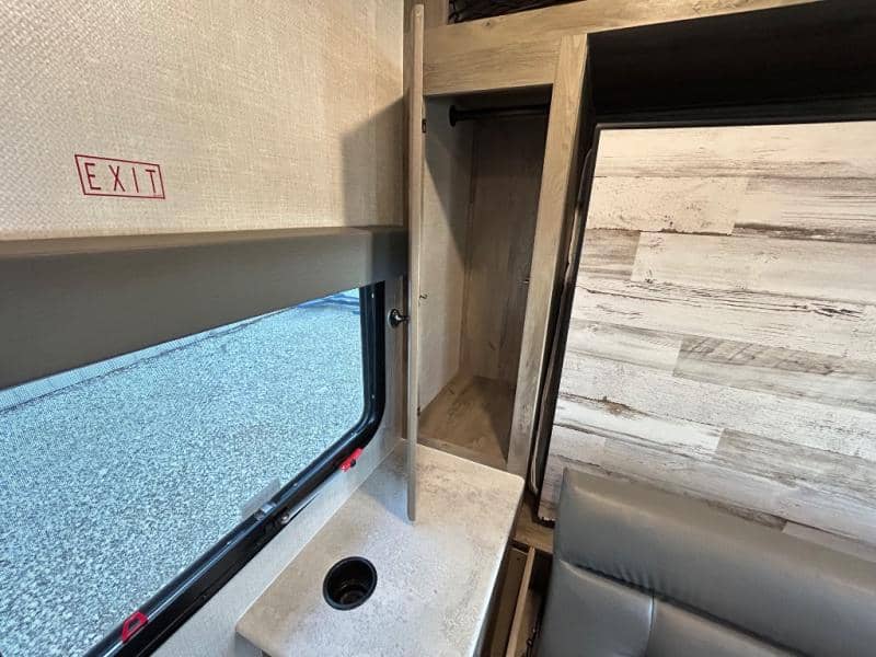 2022 Forest River 2022 Forest River Surveyor Legend - thumbnail 31