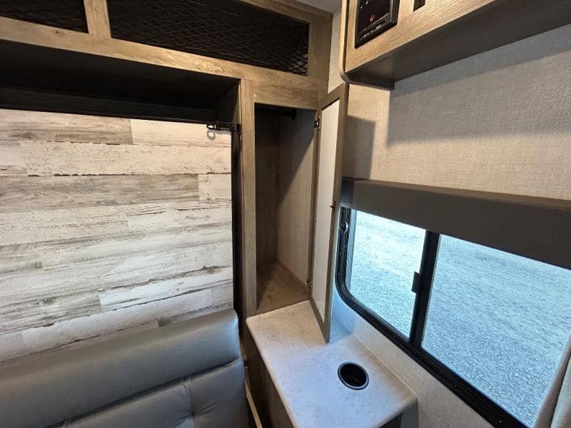 2022 Forest River 2022 Forest River Surveyor Legend - thumbnail 32