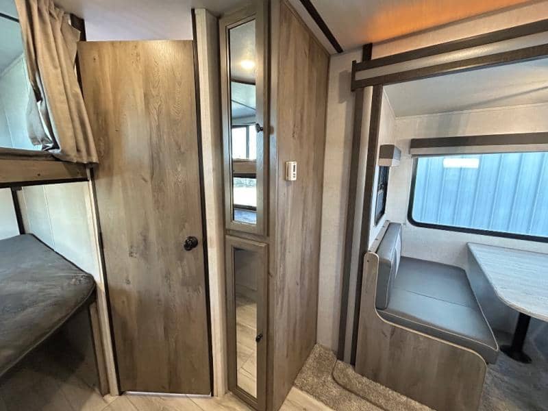 2022 Forest River 2022 Forest River Surveyor Legend - thumbnail 34