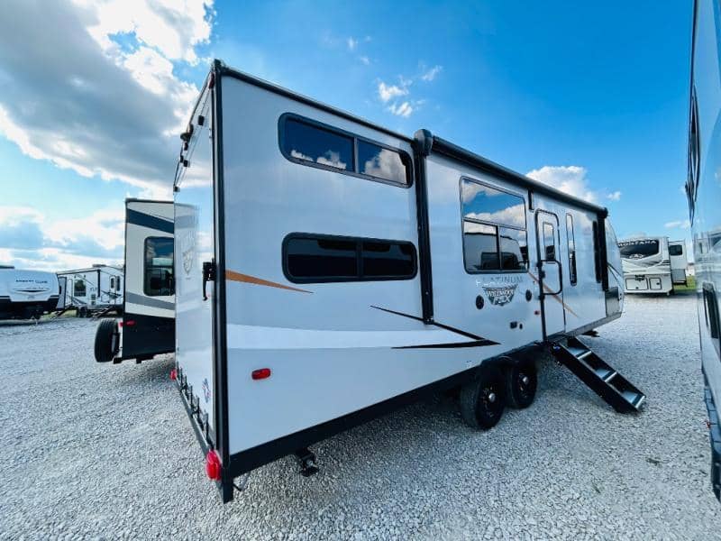 2023 Forest River 2023 Forest River Wildwood FSX - thumbnail 3