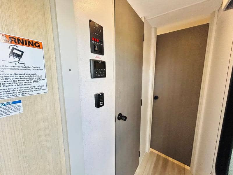 2023 Forest River 2023 Forest River Wildwood FSX - thumbnail 15