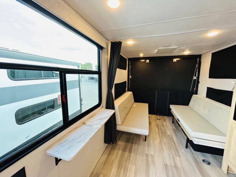 2023 Forest River 2023 Forest River Wildwood FSX - thumbnail 17