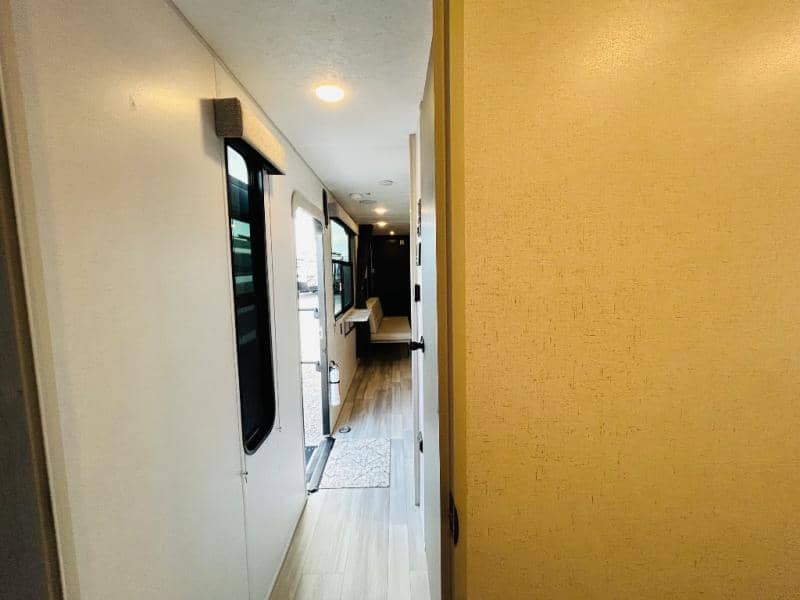 2023 Forest River 2023 Forest River Wildwood FSX - thumbnail 18