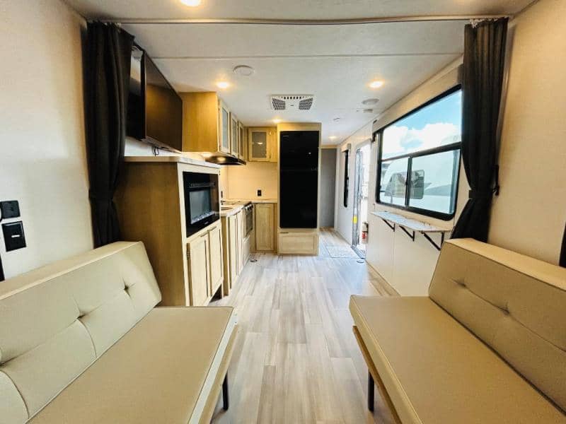 2023 Forest River 2023 Forest River Wildwood FSX - thumbnail 19