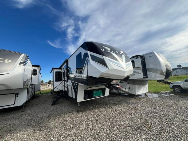 2023 Dutchmen 2023 Dutchmen Voltage - thumbnail 2