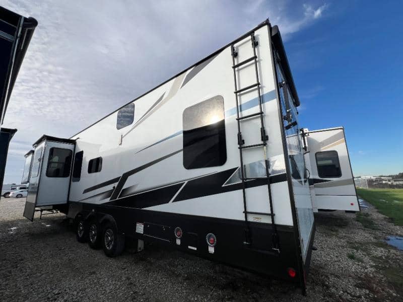 2023 Dutchmen 2023 Dutchmen Voltage - thumbnail 5