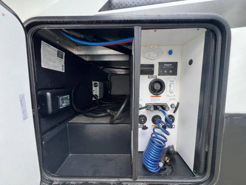 2023 Dutchmen 2023 Dutchmen Voltage - thumbnail 12