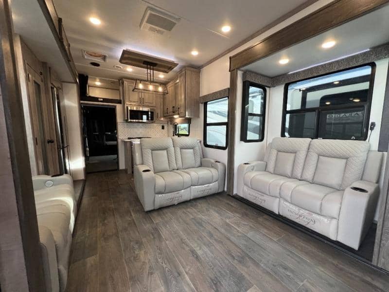 2023 Dutchmen 2023 Dutchmen Voltage - thumbnail 16