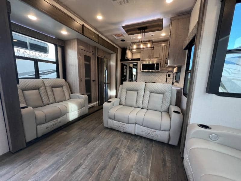 2023 Dutchmen 2023 Dutchmen Voltage - thumbnail 20