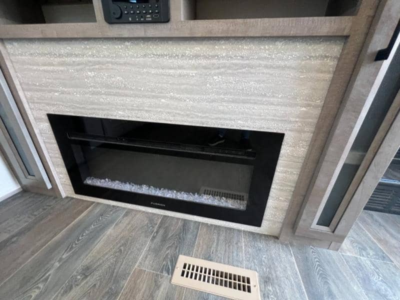 2023 Dutchmen 2023 Dutchmen Voltage - thumbnail 22