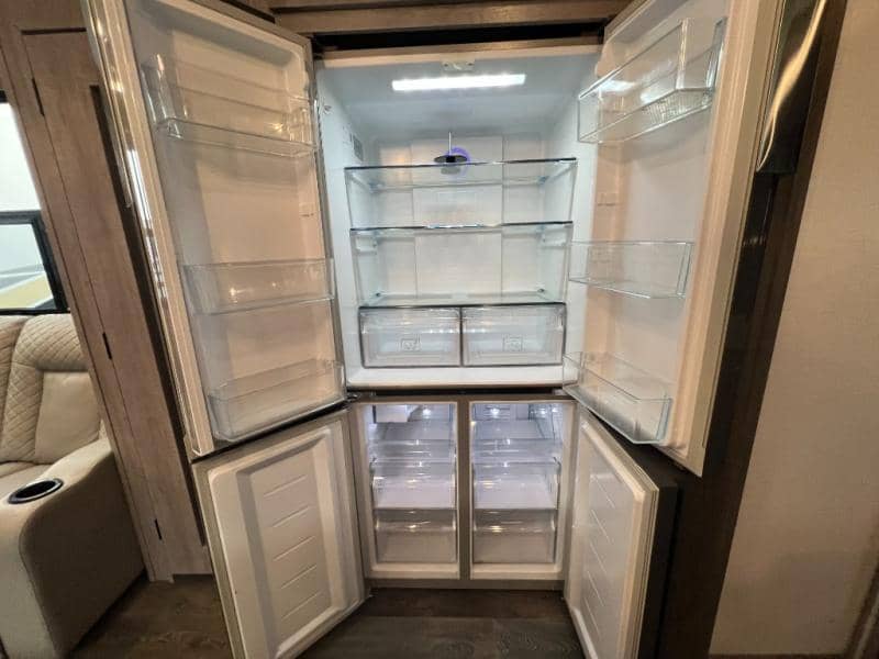 2023 Dutchmen 2023 Dutchmen Voltage - thumbnail 27