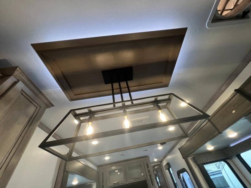 2023 Dutchmen 2023 Dutchmen Voltage - thumbnail 32