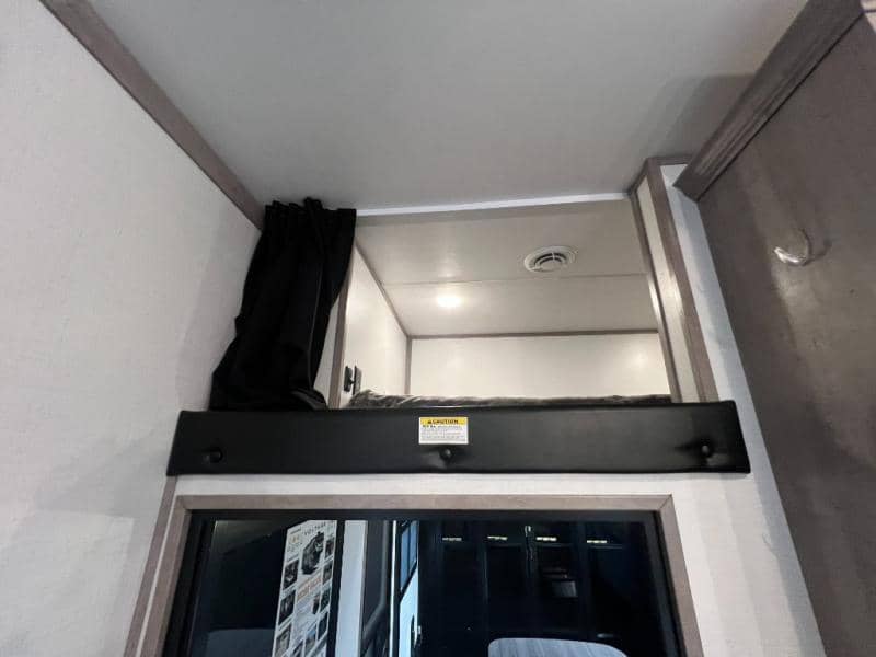 2023 Dutchmen 2023 Dutchmen Voltage - thumbnail 33