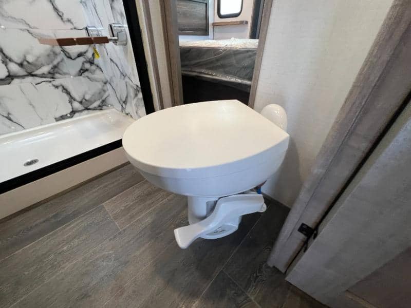 2023 Dutchmen 2023 Dutchmen Voltage - thumbnail 42