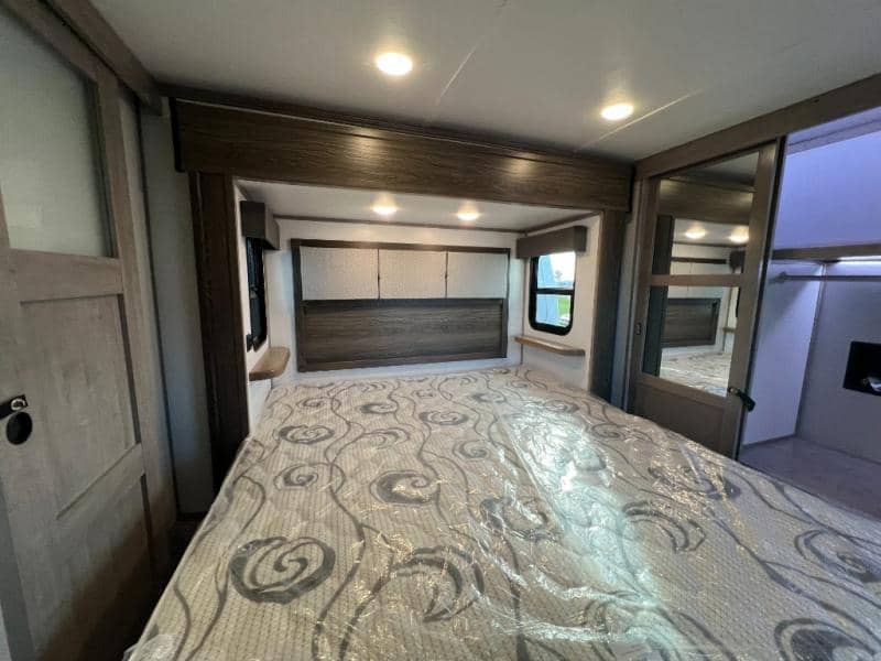 2023 Dutchmen 2023 Dutchmen Voltage - thumbnail 45