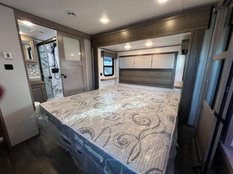 2023 Dutchmen 2023 Dutchmen Voltage - thumbnail 46