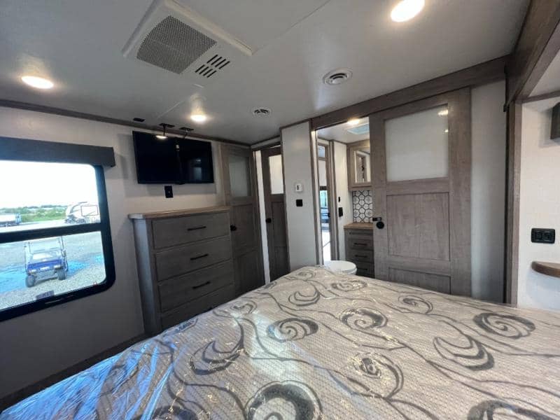 2023 Dutchmen 2023 Dutchmen Voltage - thumbnail 48