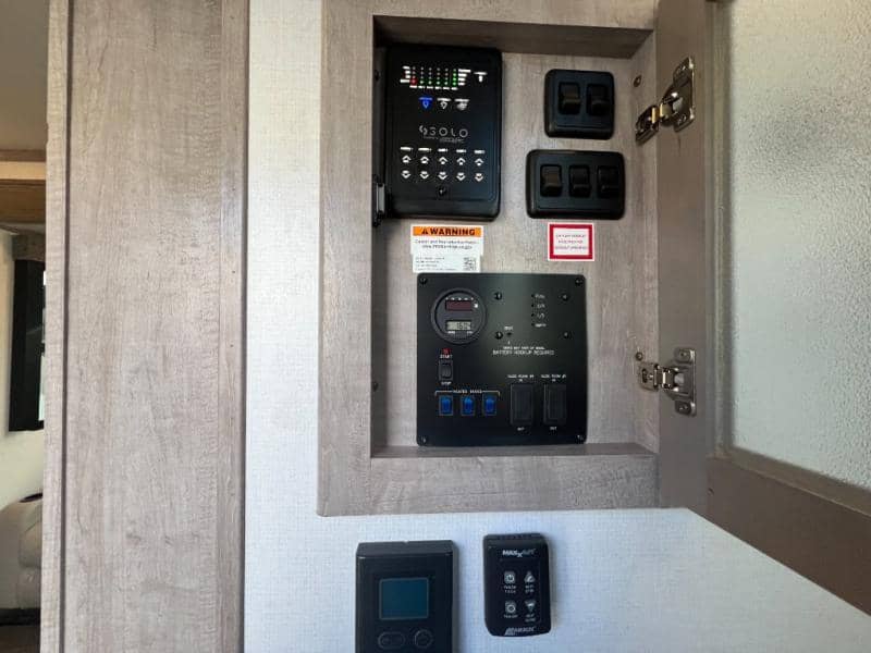 2023 Dutchmen 2023 Dutchmen Voltage - thumbnail 51