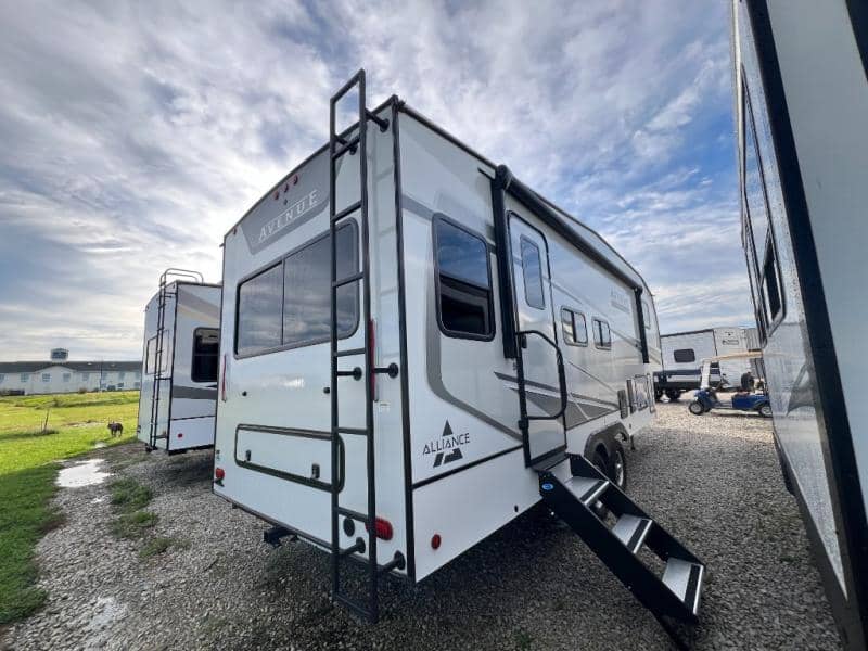 2024 Alliance RV 2024 Alliance RV Avenue - thumbnail 3