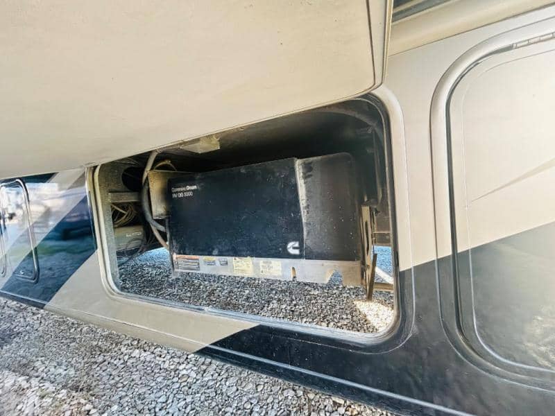 2011 Thor Motor Coach 2011 Thor Motor Coach Hurricane - thumbnail 5