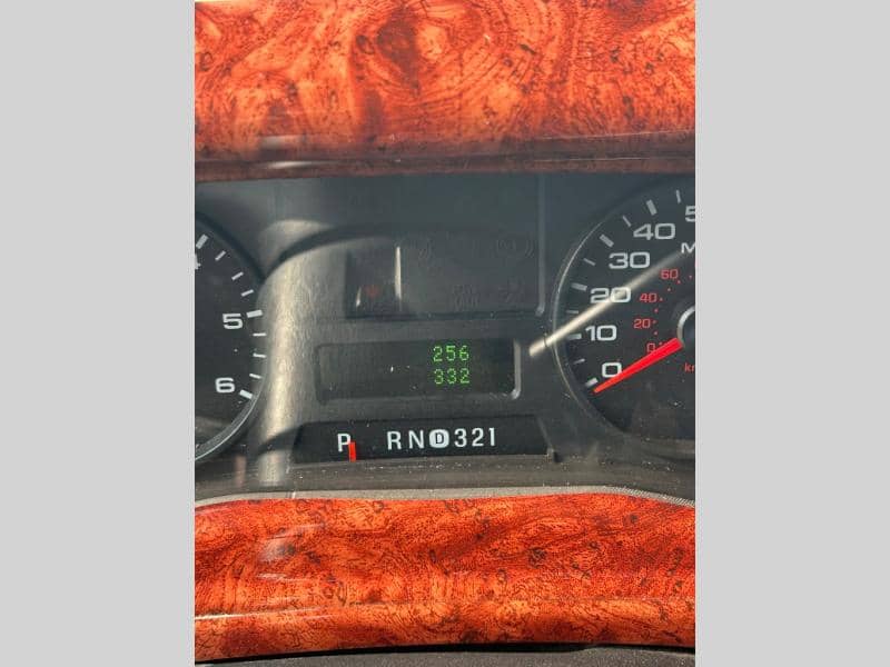 2011 Thor Motor Coach 2011 Thor Motor Coach Hurricane - thumbnail 15