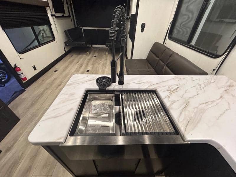 2025 Forest River 2025 Forest River Vengeance Rogue SUT - thumbnail 15