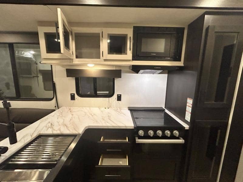 2025 Forest River 2025 Forest River Vengeance Rogue SUT - thumbnail 21