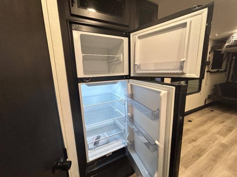 2025 Forest River 2025 Forest River Vengeance Rogue SUT - thumbnail 26