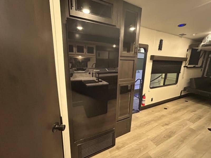 2025 Forest River 2025 Forest River Vengeance Rogue SUT - thumbnail 27