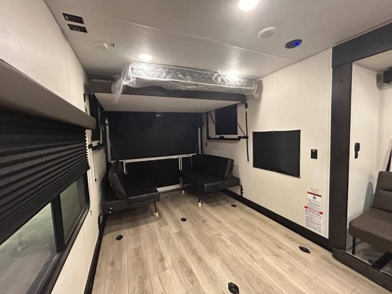 2025 Forest River 2025 Forest River Vengeance Rogue SUT - thumbnail 30