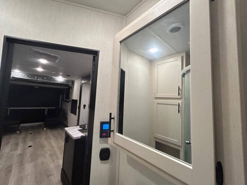 2025 Forest River 2025 Forest River Vengeance Rogue SUT - thumbnail 38