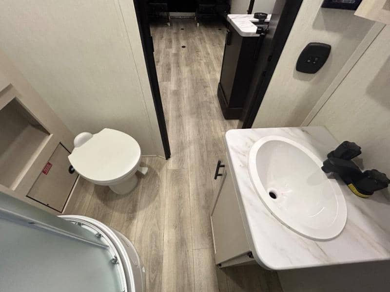 2025 Forest River 2025 Forest River Vengeance Rogue SUT - thumbnail 43