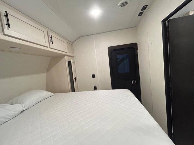 2025 Forest River 2025 Forest River Vengeance Rogue SUT - thumbnail 49