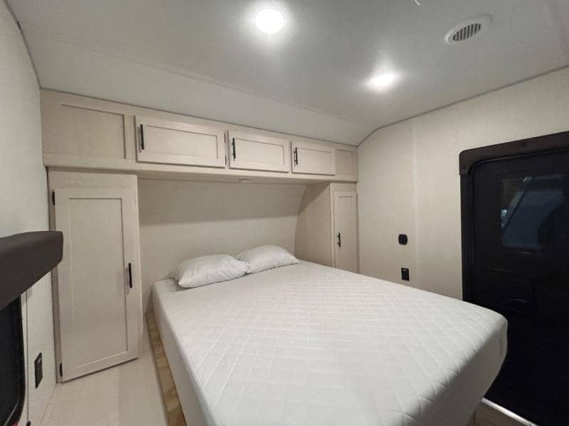 2025 Forest River 2025 Forest River Vengeance Rogue SUT - thumbnail 52