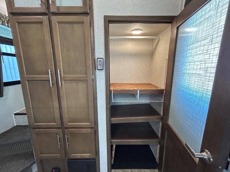 2019 Keystone RV 2019 Keystone RV Cougar - thumbnail 25