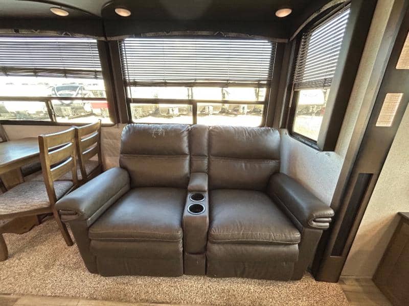 2019 Keystone RV 2019 Keystone RV Cougar - thumbnail 28