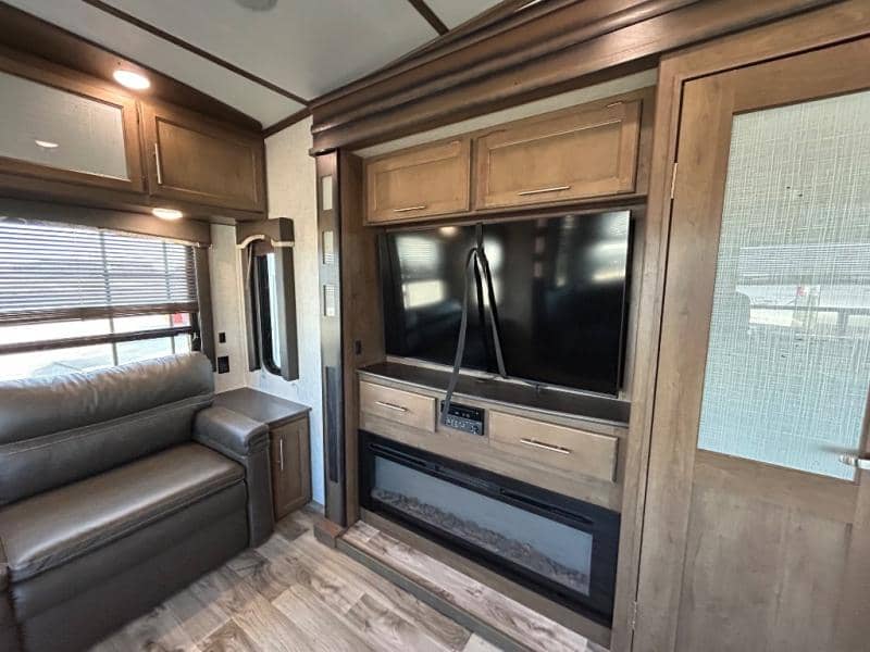 2019 Keystone RV 2019 Keystone RV Cougar - thumbnail 32
