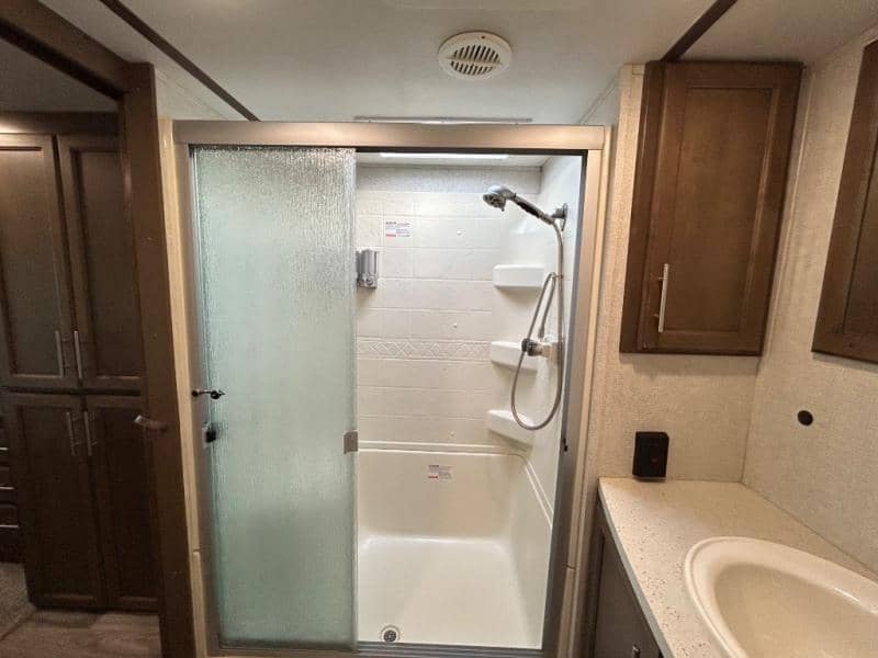 2019 Keystone RV 2019 Keystone RV Cougar - thumbnail 36