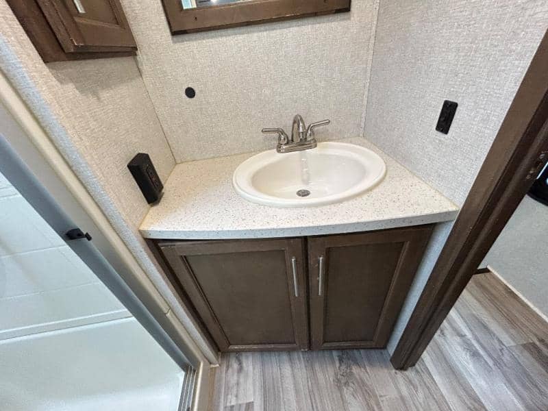 2019 Keystone RV 2019 Keystone RV Cougar - thumbnail 38