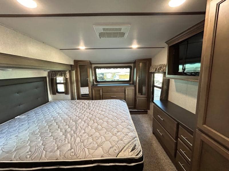 2019 Keystone RV 2019 Keystone RV Cougar - thumbnail 44