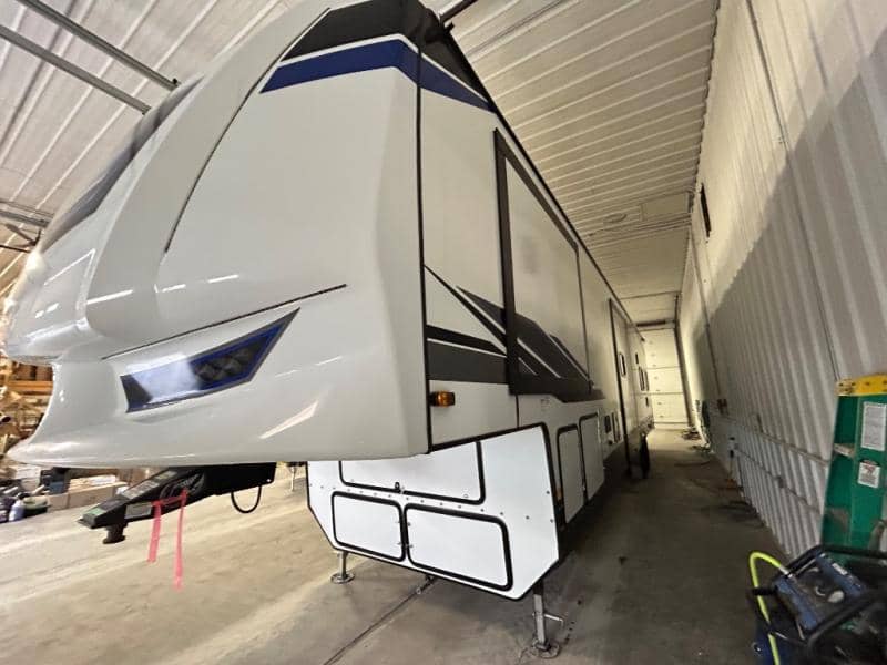 2024 Forest River 2024 Forest River Vengeance Rogue Armored - thumbnail 4