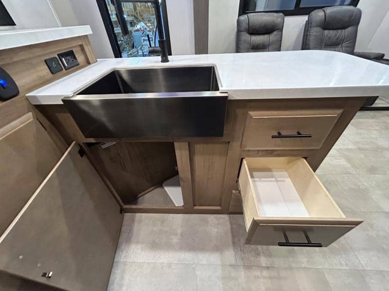 2024 Forest River 2024 Forest River Vengeance Rogue Armored - thumbnail 18