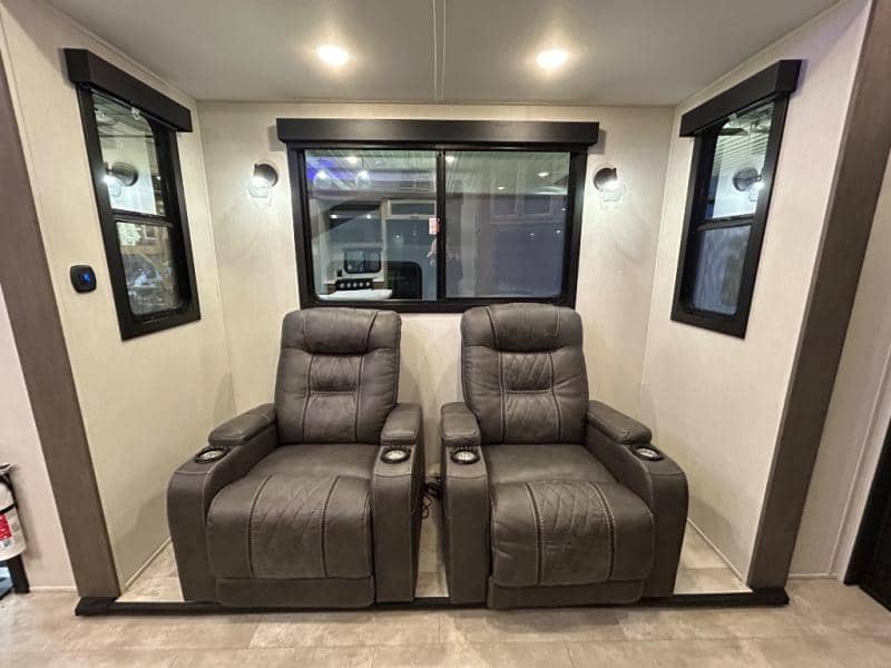 2024 Forest River 2024 Forest River Vengeance Rogue Armored - thumbnail 31