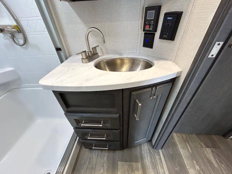 2024 Keystone RV 2024 Keystone RV Cougar - thumbnail 29