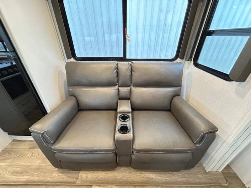 2024 Keystone RV 2024 Keystone RV Cougar - thumbnail 30