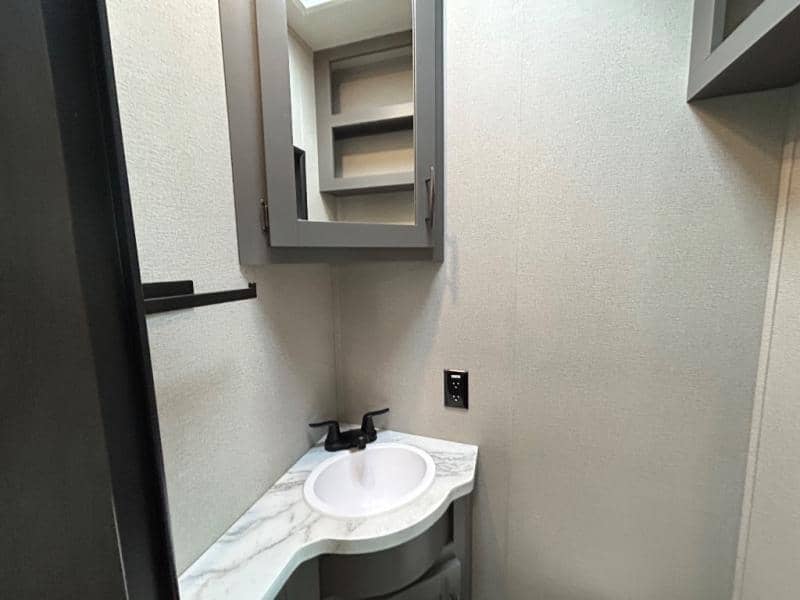 2022 Grand Design 2022 Grand Design Momentum G-Class - thumbnail 35