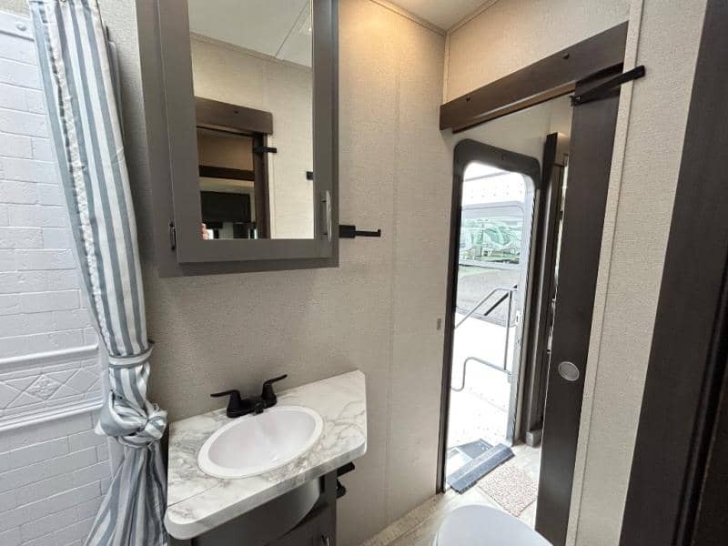 2022 Grand Design 2022 Grand Design Momentum G-Class - thumbnail 46