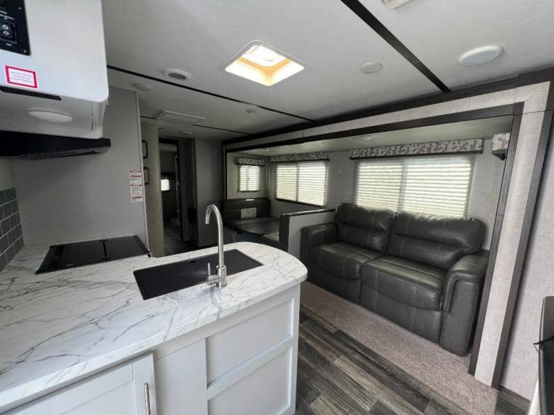 2020 Keystone RV 2020 Keystone RV Bullet Ultra Lite Series - thumbnail 8