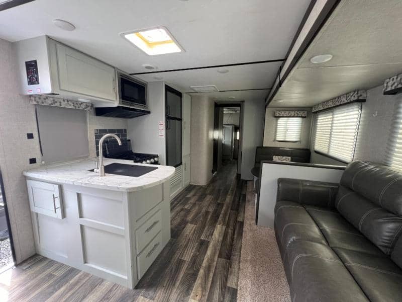 2020 Keystone RV 2020 Keystone RV Bullet Ultra Lite Series - thumbnail 10